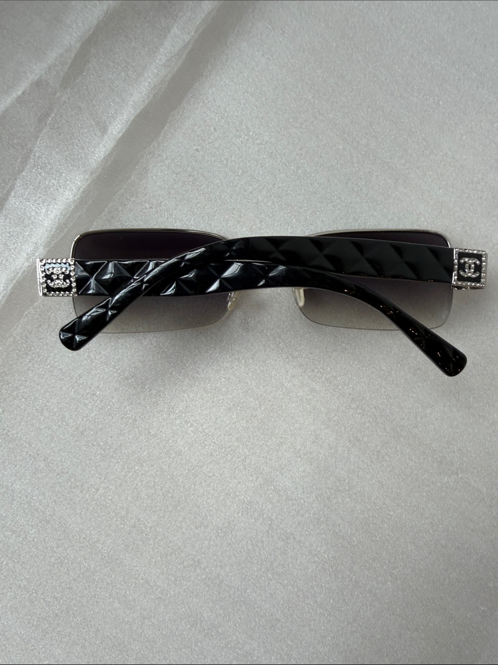 CHANEL - Black Rimless Gradient Sunglasses - Women Accessories